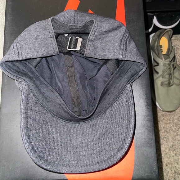 Under Armour Hat - Picture 3 of 3